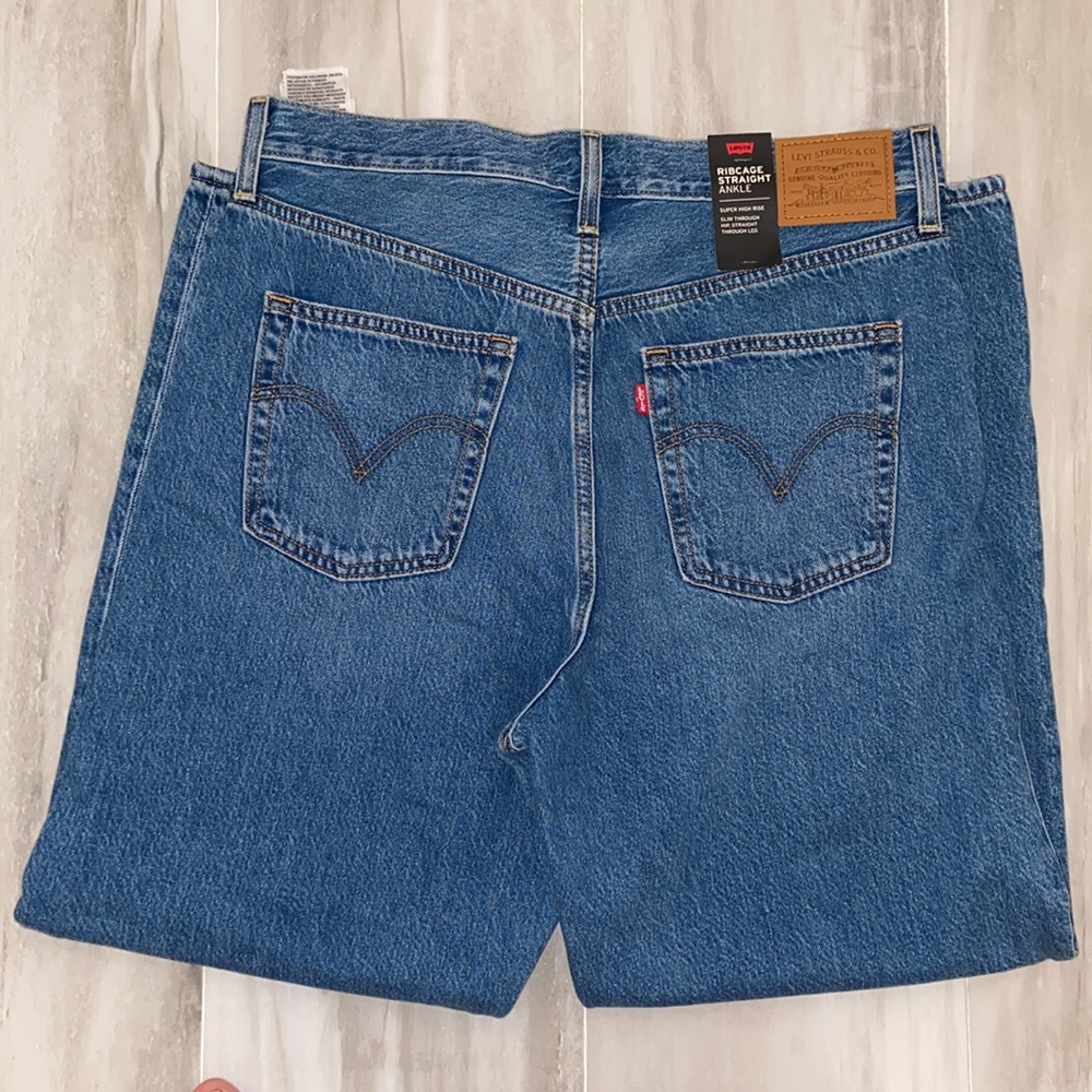 Levi’s Premium Ribcage Straight Ankle (2021), Capital E, 32x27, NWT, $108 MSRP - Picture 5 of 15